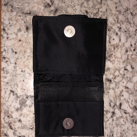 Black Rose Bifold Wallet - Picture 4 of 4